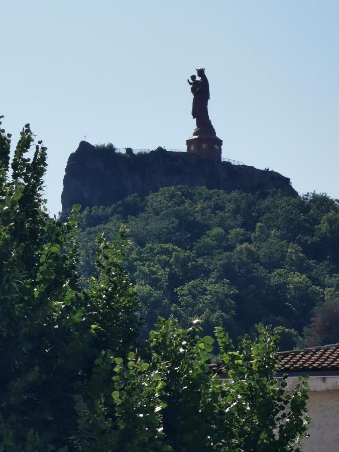 Chambre Privee Dans Appart Partage, Centre Ville, Avec Vue Sur Les Monuments Le Puy-en-Velay Экстерьер фото